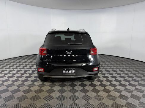 Used 2022 Hyundai Venue SEL FWD image 9