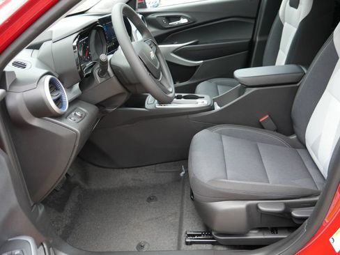 New 2026 Chevrolet Trax LS w/ LS Convenience Package FWD image 8