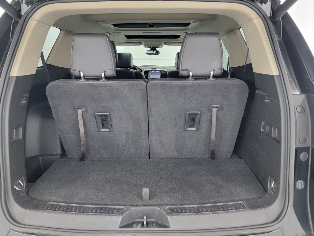 Used 2018 GMC Acadia Denali w/ Technology Package FWD image 35
