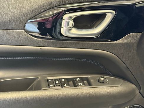 New 2026 Jeep Compass Latitude AWD/4WD image 14