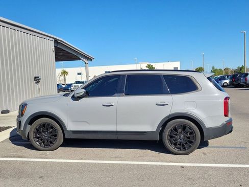 Used 2022 Kia Telluride EX w/ EX Premium Package image 7