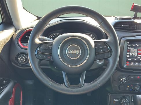 Certified 2022 Jeep Renegade Trailhawk image 24