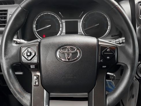 Used 2019 Toyota 4Runner TRD Off-Road Premium AWD/4WD image 18
