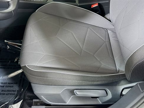 Used 2025 Volkswagen Jetta Sport image 12