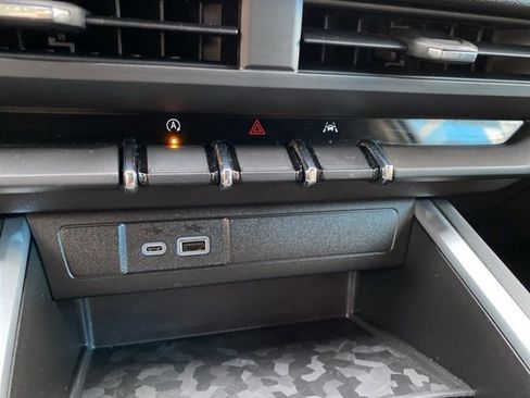 Used 2023 Chevrolet Colorado Trail Boss w/ Technology Package image 26