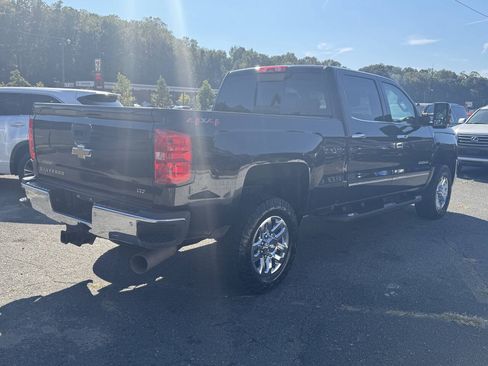 Used 2018 Chevrolet Silverado 2500 LTZ w/ Duramax Plus Package AWD/4WD image 5