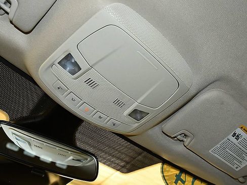 Used 2024 Ford Edge SE AWD/4WD image 26