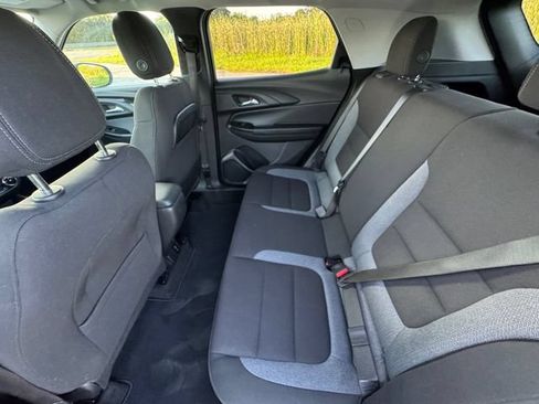 Used 2022 Chevrolet TrailBlazer LT w/ Convenience Package FWD image 29