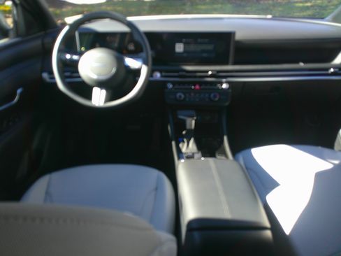 Used 2025 Hyundai Santa Cruz SE image 31