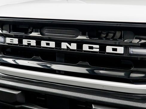 Used 2025 Ford Bronco Outer Banks image 4