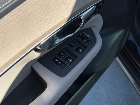 Used 2026 Volvo XC90 B6 Ultra w/ Lounge Package AWD/4WD image 15