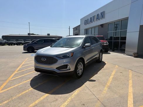 Used 2023 Ford Edge SEL w/ Convenience Package AWD/4WD image 3