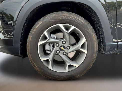 Used 2024 Chevrolet Trax LT w/ Driver Confidence Package FWD image 30