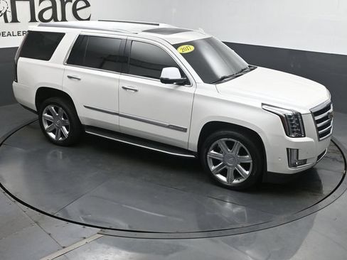 Used 2017 Cadillac Escalade Luxury AWD/4WD image 45