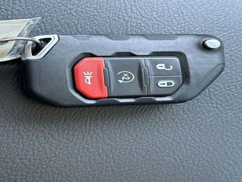 Used 2024 Jeep Wrangler Unlimited Sahara w/ Technology Group AWD/4WD image 10