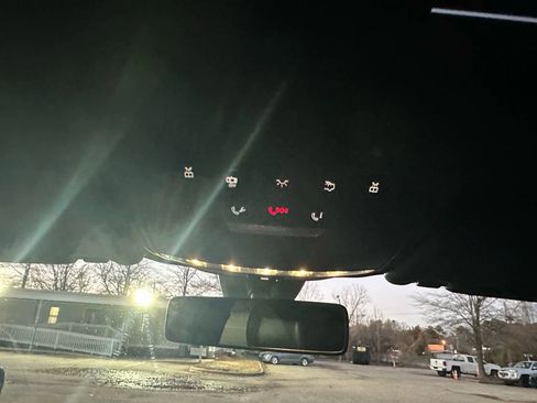 Used 2017 Mercedes-Benz E 300 4MATIC image 24