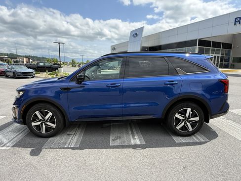 Used 2023 Kia Sorento S w/ Panoramic Sunroof Package FWD image 8