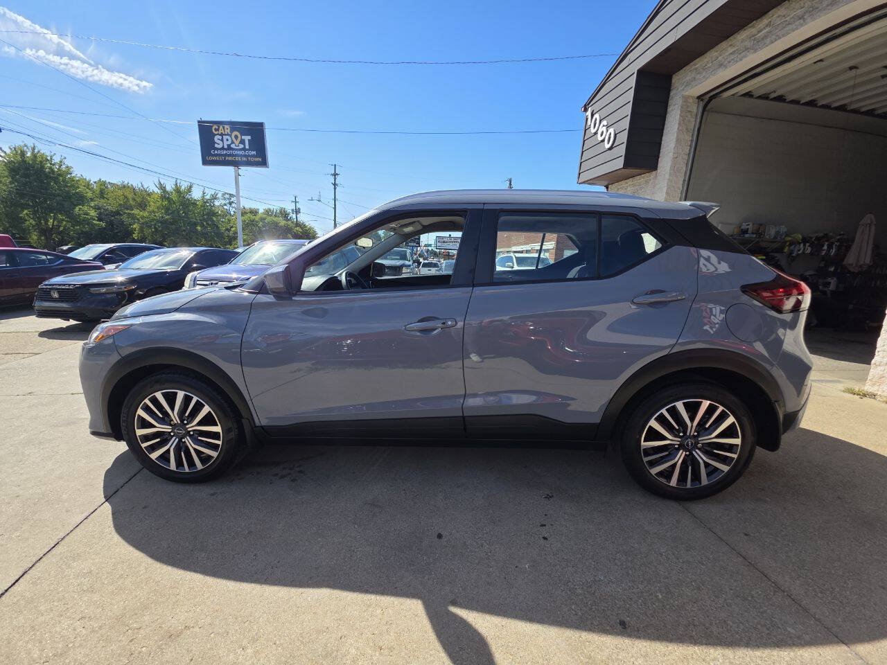 Used 2023 Nissan Kicks SV FWD image 4