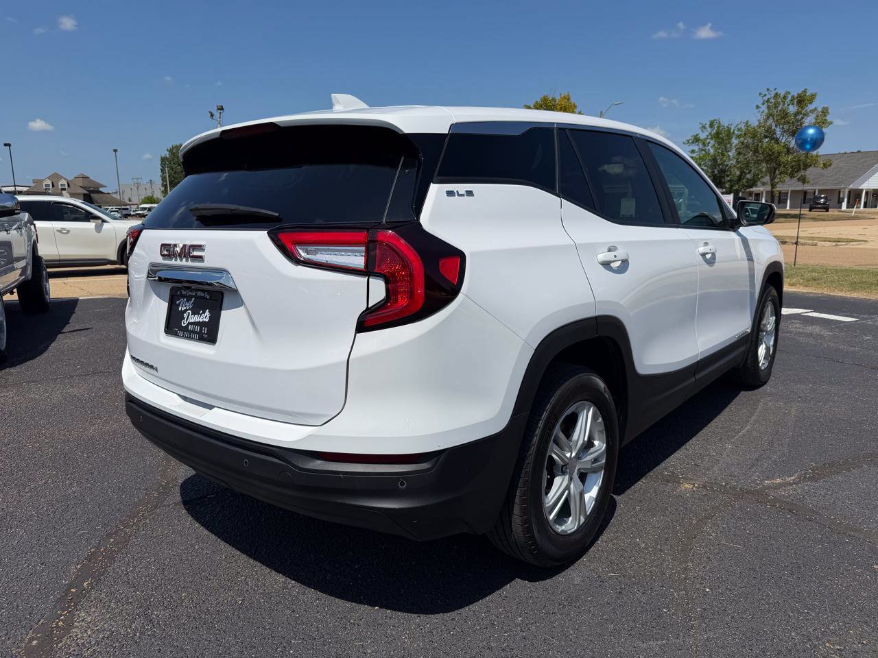 Used 2023 GMC Terrain SLE FWD image 6