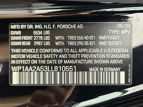 Used 2020 Porsche Macan AWD/4WD image 31