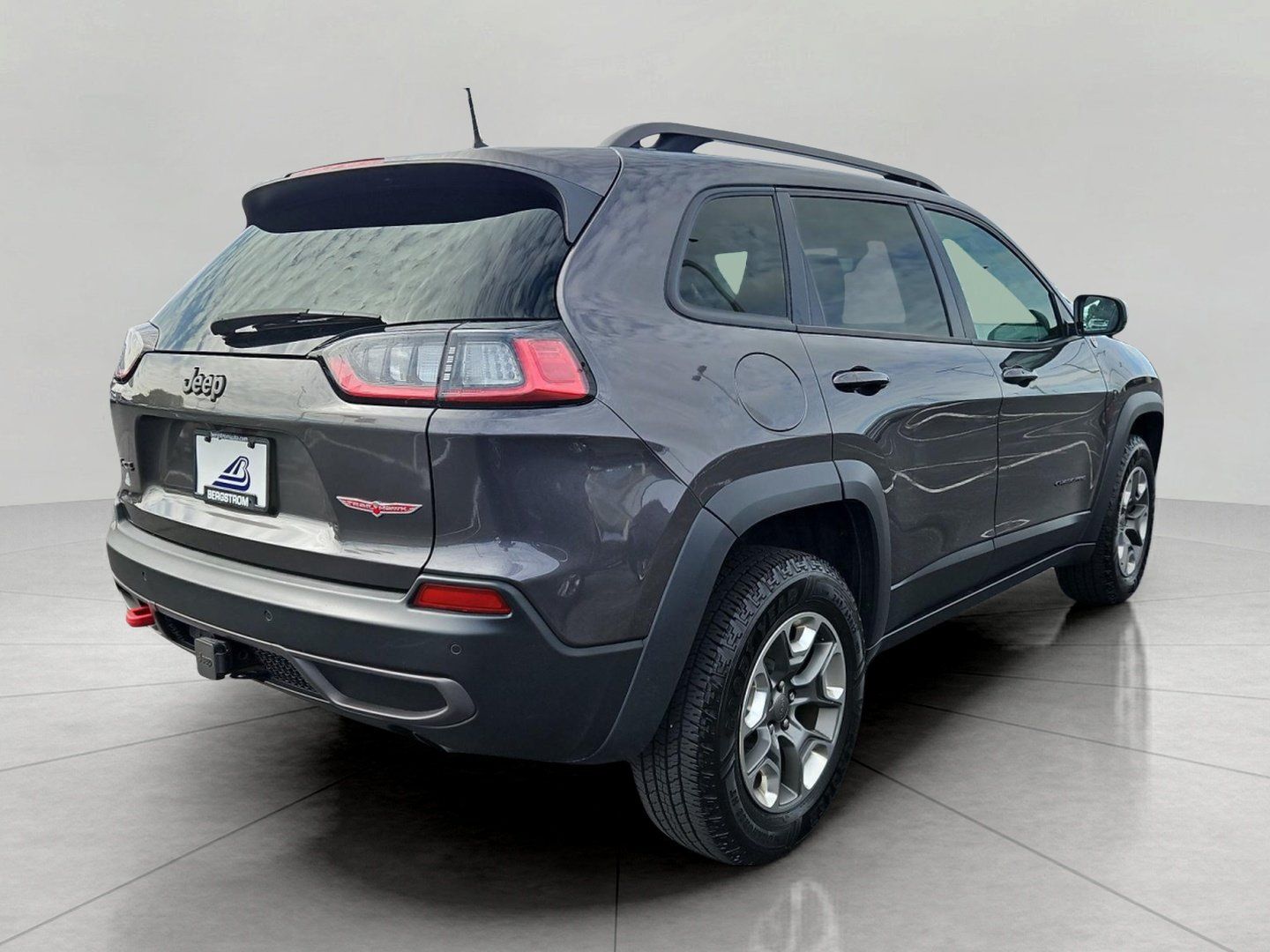 Used 2019 Jeep Cherokee Trailhawk w/ Comfort/Convenience Group AWD/4WD image 8