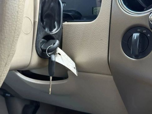 Used 2007 Ford F150 XLT image 28