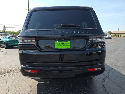 Used 2025 Jeep Grand Wagoneer L Series III w/ Rear Seat Video Group 1 AWD/4WD image 6