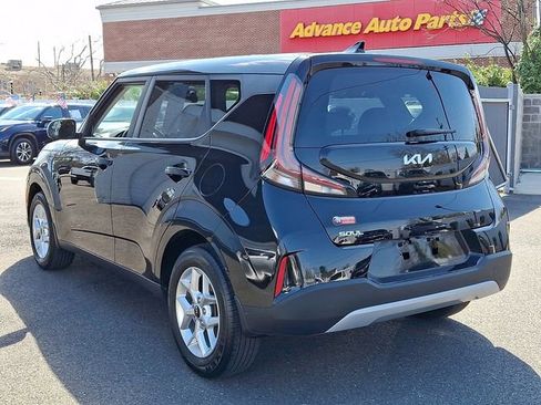 Used 2025 Kia Soul LX w/ LX Technology Package image 4