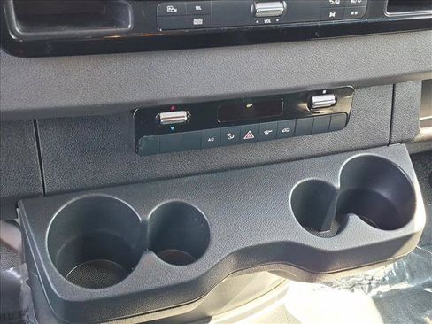 Used 2025 Mercedes-Benz Sprinter 2500 image 15