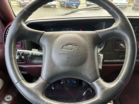 Used 1999 Chevrolet Silverado 2500 4x4 Crew Cab w/ Preferred Equipment Group 2 image 12