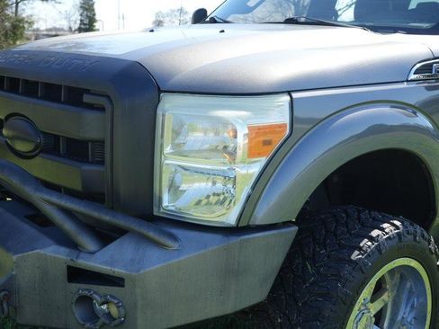 Used 2011 Ford F250 Lariat w/ Lariat Interior Pkg image 10