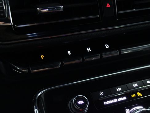 Used 2023 Lincoln Navigator 2WD image 24