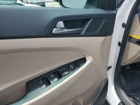 Used 2017 Hyundai Tucson Sport FWD image 19