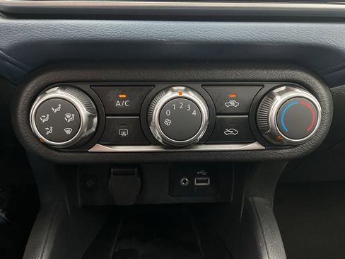 Used 2025 Nissan Versa SV FWD image 25