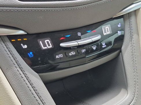 Used 2022 Cadillac XT5 Premium Luxury w/ Technology Package FWD image 18