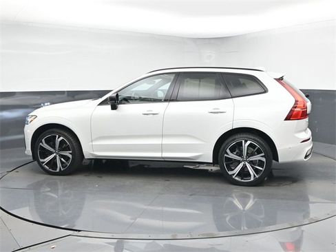 Used 2022 Volvo XC60 B6 R-Design w/ Advanced Package image 5