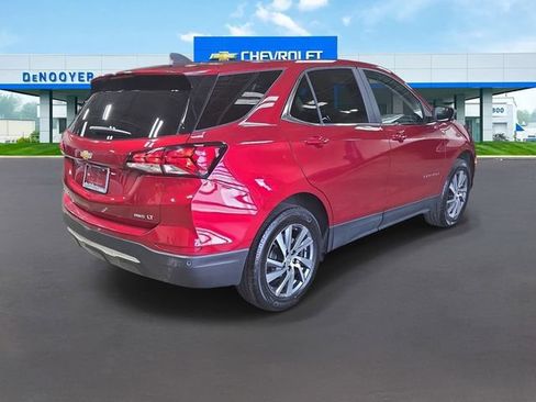 Used 2024 Chevrolet Equinox LT AWD/4WD image 5