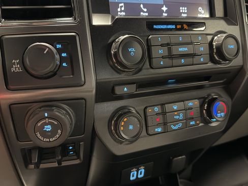 Used 2018 Ford F150 XLT w/ Equipment Group 302A Luxury AWD/4WD image 11