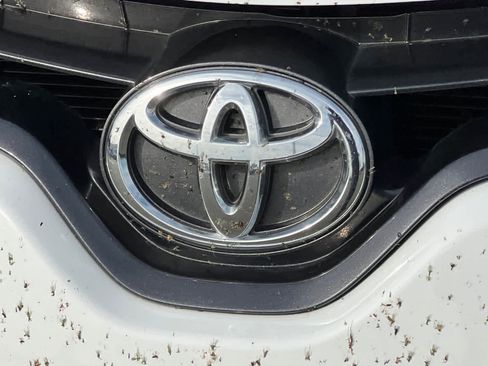 Used 2016 Toyota Corolla LE FWD image 16