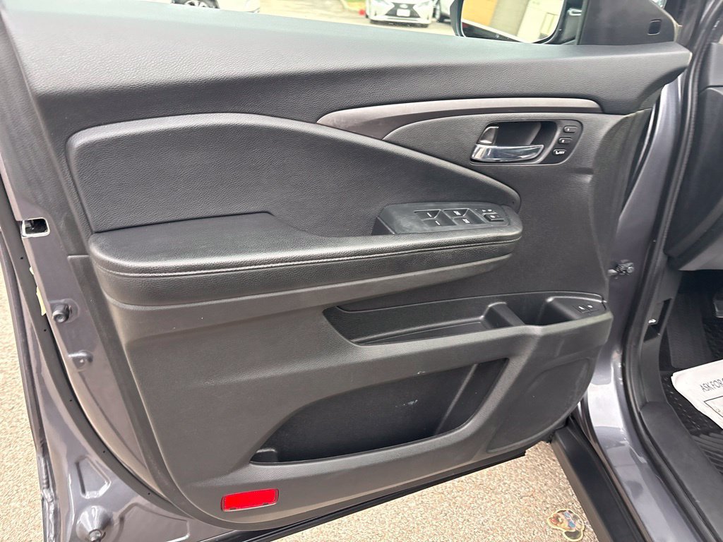 Used 2022 Honda Pilot Special Edition image 12