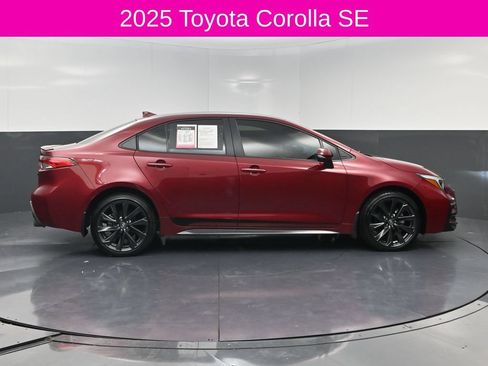 Used 2025 Toyota Corolla SE FWD image 4