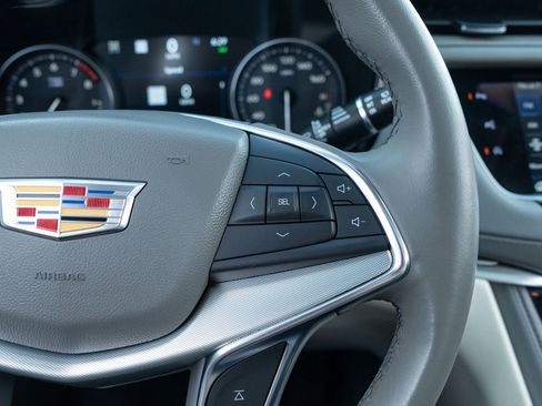 Used 2021 Cadillac XT5 Premium Luxury AWD/4WD image 30