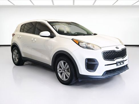 Used 2017 Kia Sportage LX image 3