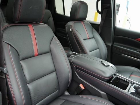 Used 2024 Chevrolet Traverse RS w/ LPO, Floor Liner Package image 23