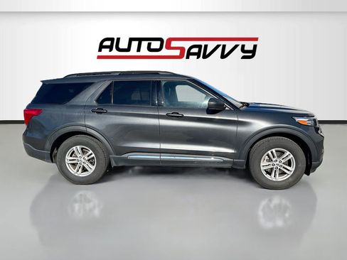 Used 2020 Ford Explorer XLT w/ Equipment Group 202A AWD/4WD image 8