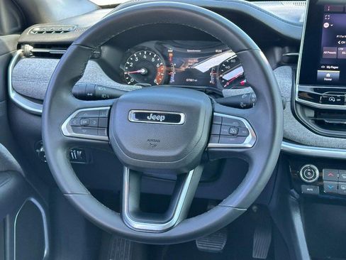 Used 2024 Jeep Compass Latitude AWD/4WD image 12
