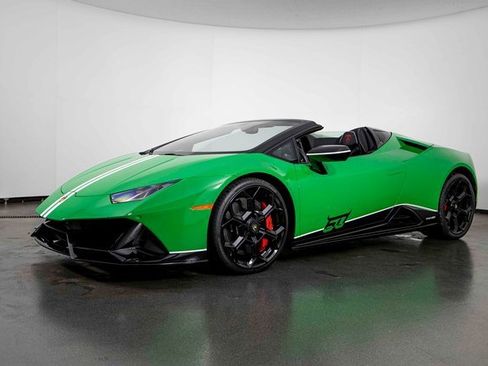 Used 2024 Lamborghini Huracan EVO image 4