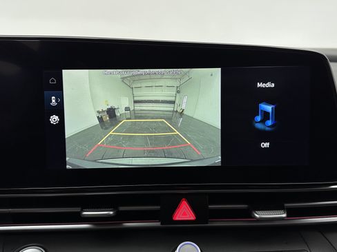 Used 2024 Hyundai Elantra SEL FWD image 18