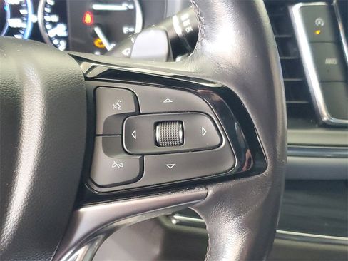 Used 2024 Buick Enclave Premium image 13