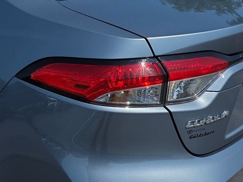 Used 2025 Toyota Corolla LE FWD image 31